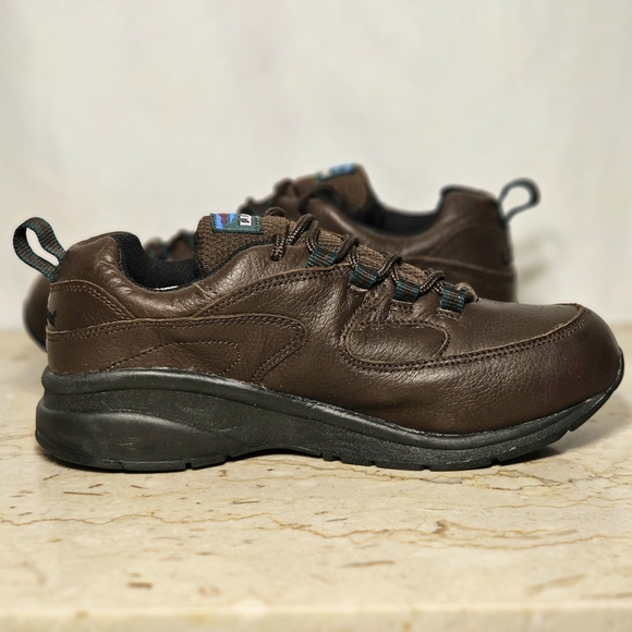 NWOB L.L. Bean Mens GORE-TEX Hiking Trail Brown Leather Lace-up Shoes 7.5 Wide - Picture 3 of 9
